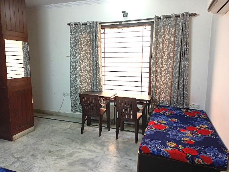Yash Comfy Abode - Gautam Nagar - Yash Comfy Abode - Gautam Nagar 130 D1, near Chota Gurudwara Road, Gautam Nagar, New Delhi, Delhi 110049, India