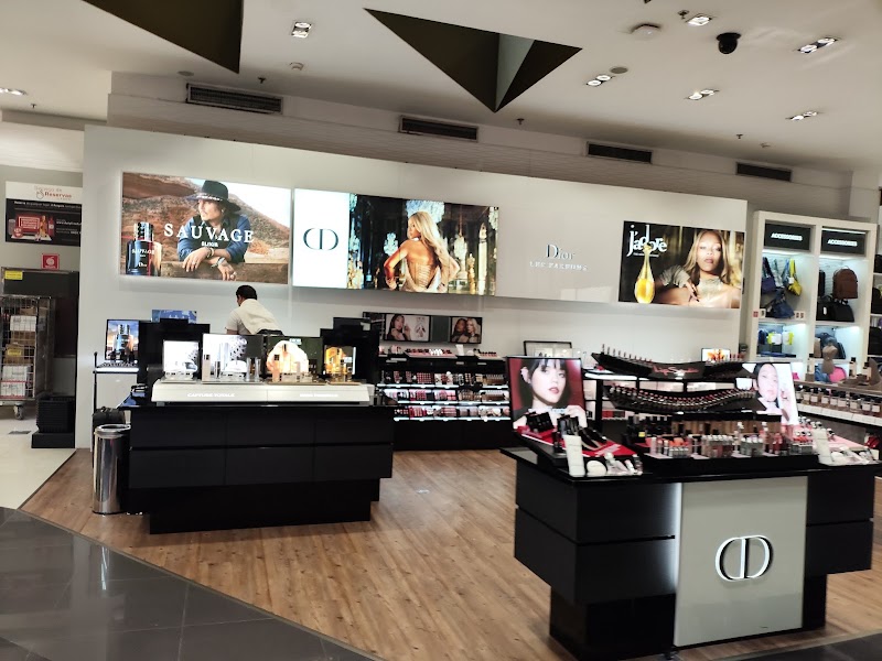 Starbucks - Starbucks, Nacional Oeste / Área Restrita - Aeroporto GRU, Terminal 2 - Rod. Hélio Smidt, S/N - Portão 220 - Aeroporto, Guarulhos - SP, 07190-100, Brazil