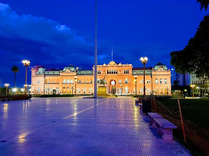 Plaza de Mayo - Plaza de Mayo, Av. Hipólito Yrigoyen s/n, C1087 Cdad. Autónoma de Buenos Aires, Argentina