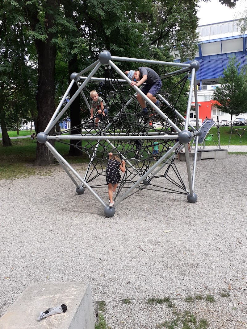Parkoviště pro autobusy - Parkoviště pro autobusy, 301 00 Pilsen 3, Czechia