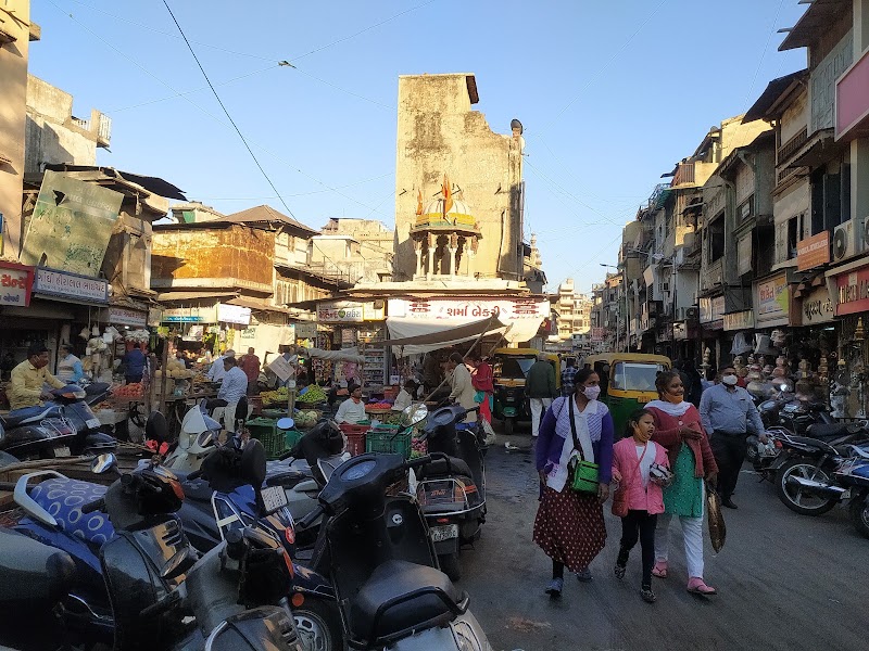 Manek Chowk Road - Manek Chowk Road, Manek Chowk Rd, Old City, Danapidth, Khadia, Ahmedabad, Gujarat 380001, India