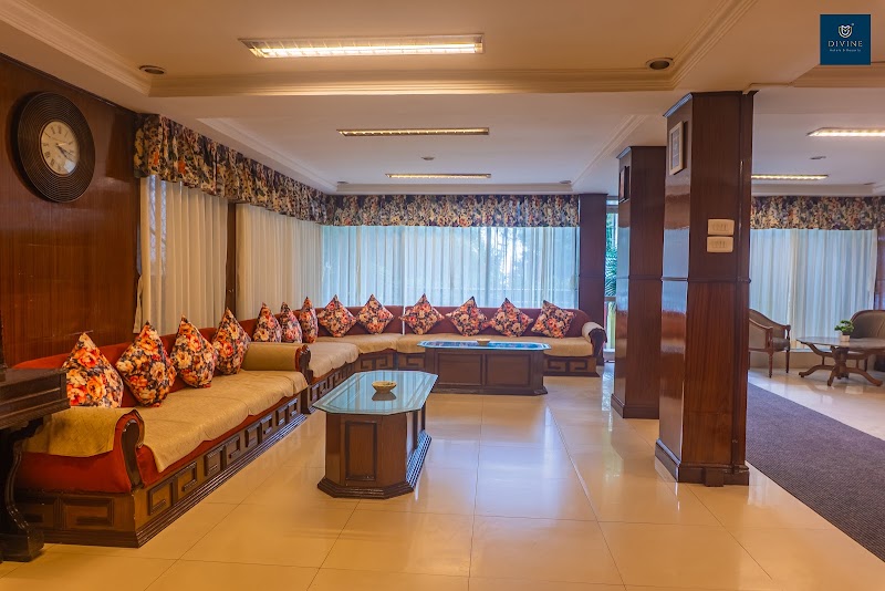 Divine Himalayan Resort - Divine Himalayan Resort, 26, Gandhi Rd, Limbugaon, Darjeeling, West Bengal 734101, India