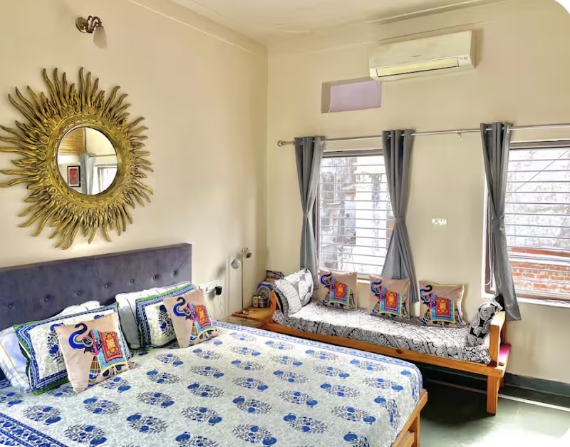 Raghuniwas - Home Stay - Raghuniwas - Home Stay, 14, Ganga Gali, Old City, Silawatwari, Udaipur, Rajasthan 313004, India