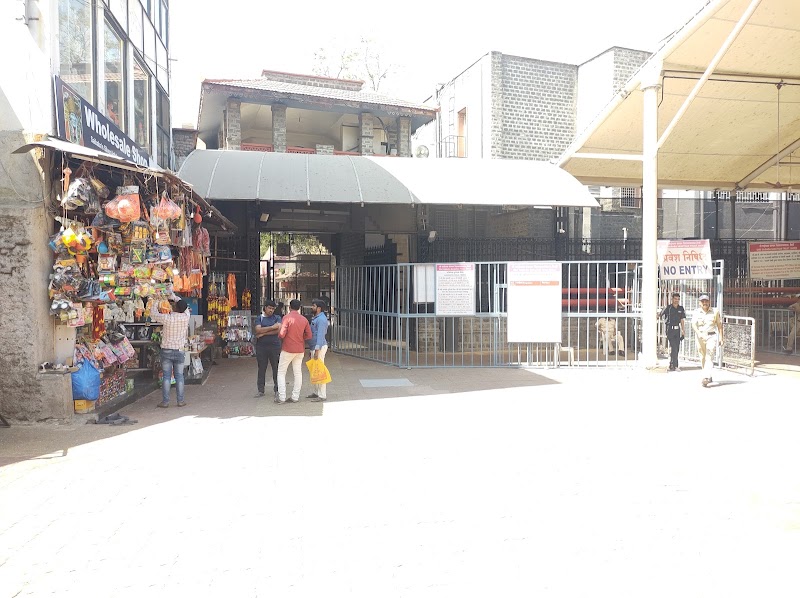 Sai Mandir Gate 3 - Sai Mandir Gate 3, QF8G+HW6 Baba temple sanctum, Mauli Nagar, Shirdi, Maharashtra 423109, India