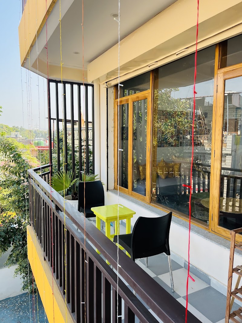 wuiD stayin, wakeupinDoon - wuiD stayin, wakeupinDoon Kanwali Rd, near Ganesh temple, Tilak Nagar, Khurbura Mohalla, Dehradun, Uttarakhand 248001, India