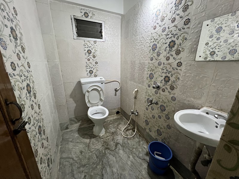 Hotel radharani - Hotel radharani Shankar Rd, Ward 35, Babupara, Siliguri, West Bengal 734007, India