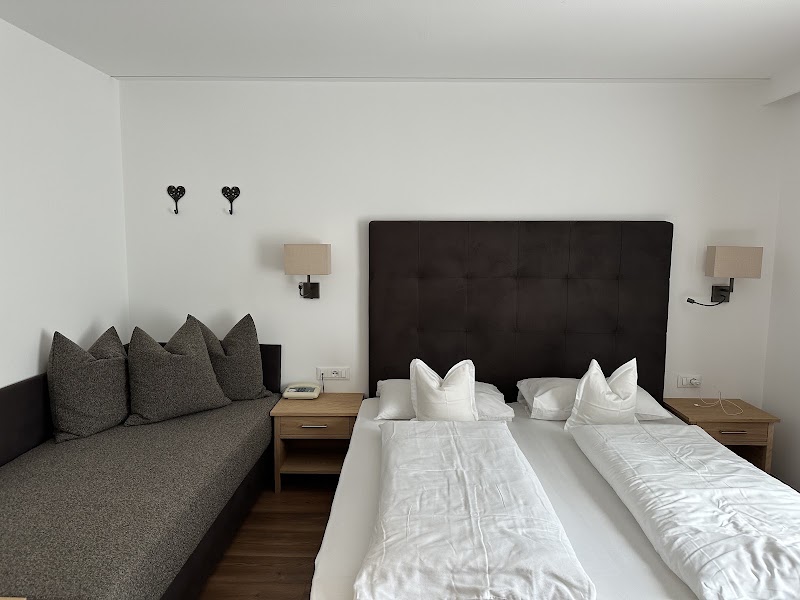 Garni Hotel Max - Garni Hotel Max Str. Cisles, 21, 39047 Santa Cristina Valgardena BZ, Italy