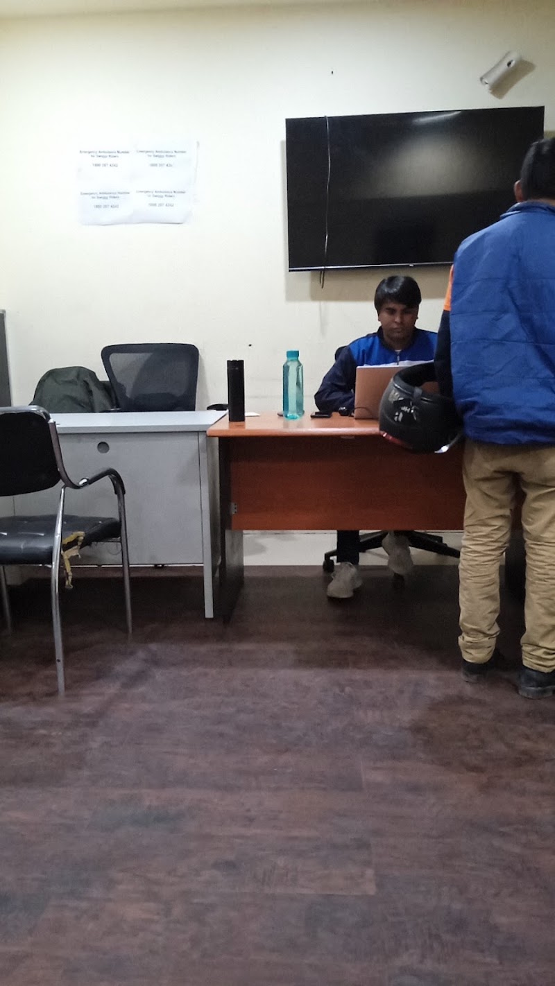 Swiggy Onboarding Centre - Gurgaon - Swiggy Onboarding Centre - Gurgaon First Floor, 64H, Sector 17/18 Dividing Rd, near HIPA, Sarhaul, Sector 18, Gurugram, Haryana 122015, India