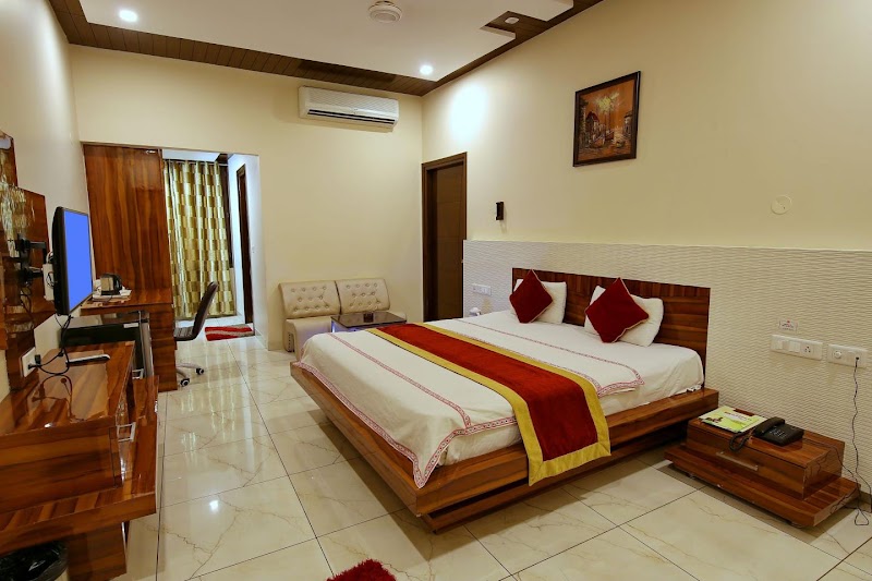 Hotel Maharaja Palace - Hotel Maharaja Palace, Sutehri Road, Near, Govt. College Chowk, Central Town, Manavta Nagar, Hoshiarpur, Punjab 146001, India