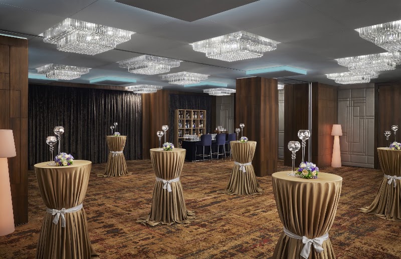 Saffron Banquet - Hyatt Centric Juhu - Saffron Banquet - Hyatt Centric Juhu Juhu Tara Rd, Shivaji Nagr, Juhu, Mumbai, Maharashtra 400049, India