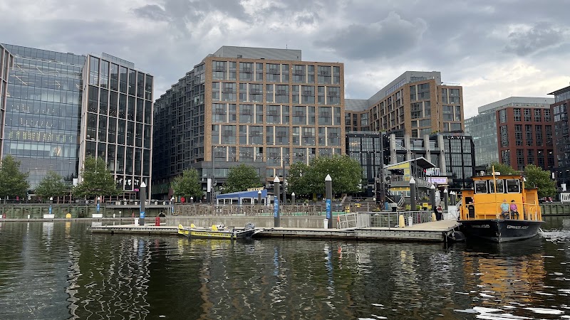 Whitlow's on Water - Whitlow's on Water, 101 Market Square SW, Washington, DC 20024, USA