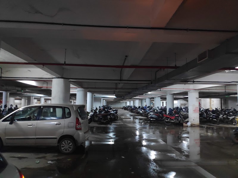 KSRTC Bus Terminal - Kozhikode - KSRTC Bus Terminal - Kozhikode, 7Q5J+JXJ, Mavoor Road Junction, Opposite National Hospital, Tazhekkod, Kozhikode, Keralam 673001, India