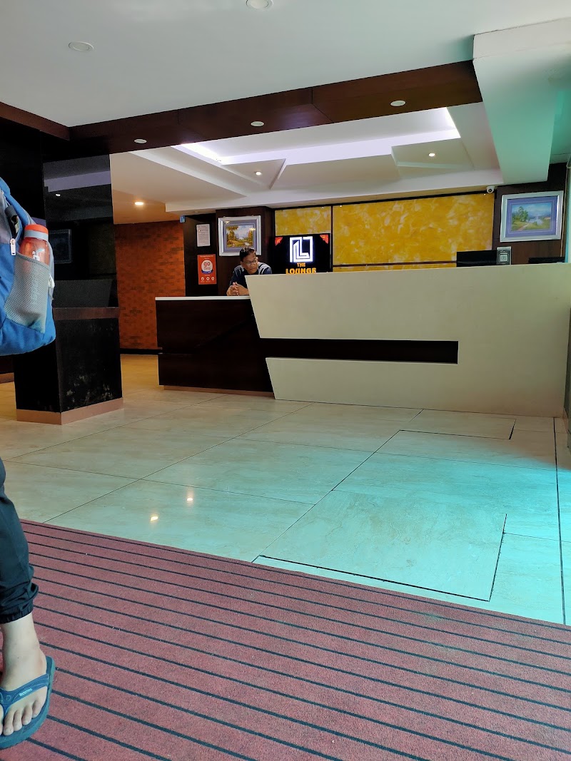 The Lounge Hotel - The Lounge Hotel 21, 2nd Cross Rd, Kalasipalya, Bengaluru, Karnataka 560002, India