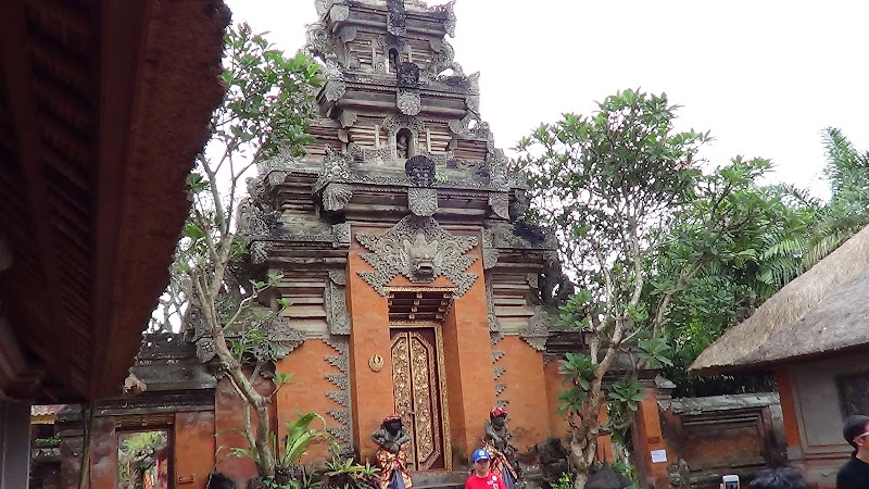 Balai Banjar Ubud Kelod - Balai Banjar Ubud Kelod, Jl. Monkey Forest No.15, Ubud, Kecamatan Ubud, Kabupaten Gianyar, Bali 80571, Indonesia