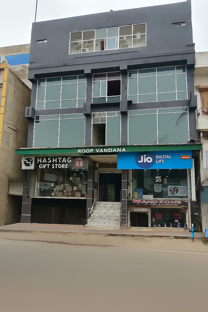 Divine Stays - Divine Stays, 83, Roop Vandana complex, opposite Mayur studio, Gurunanakpura, Raja Park, Jaipur, Rajasthan 302004, India