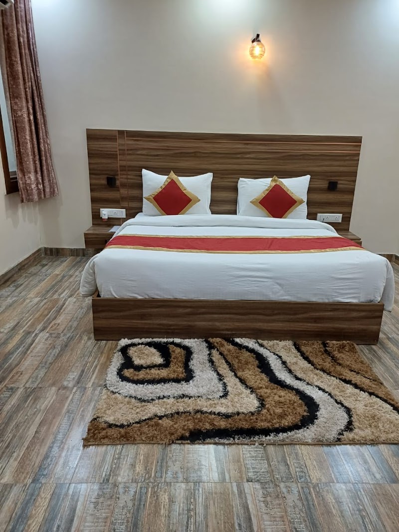 Sarla Hotel Inn - Sarla Hotel Inn Plot no 132, Khora Rd, opposite Tower I, Industrial Area, Sector 62, Noida, Uttar Pradesh 201020, India