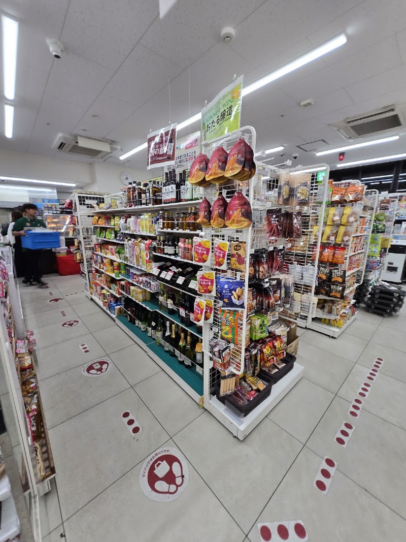 7-Eleven - 7-Eleven, 2-chōme-6-14 Shinsaibashisuji, Chuo Ward, Osaka, 542-0085, Japan