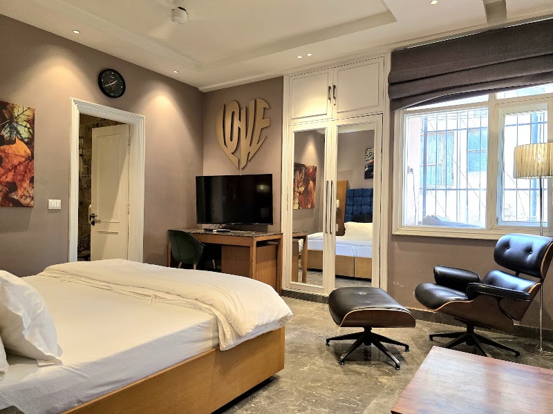 GRAND LIVING APARTMENT - GRAND LIVING APARTMENT, First Floor, A-100, Block A, Chittaranjan Park, New Delhi, Delhi 110019, India