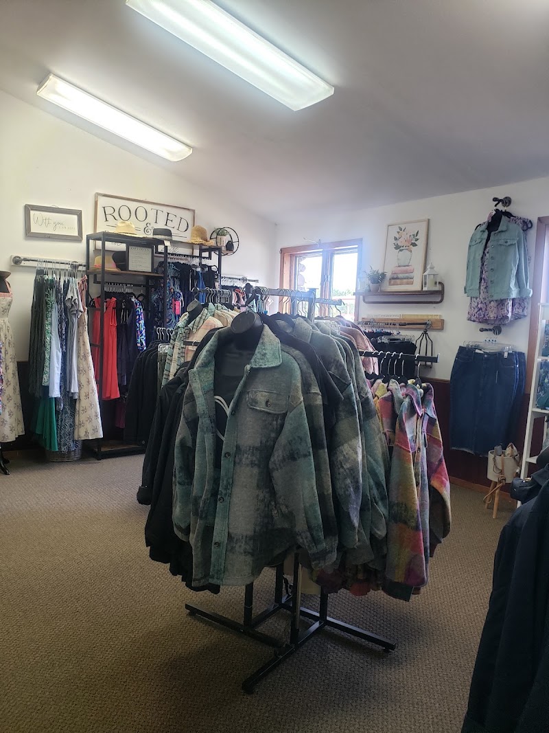 Bluebird Boutique - Bluebird Boutique 1650 Appleton Rd, Menasha, WI 54952, USA