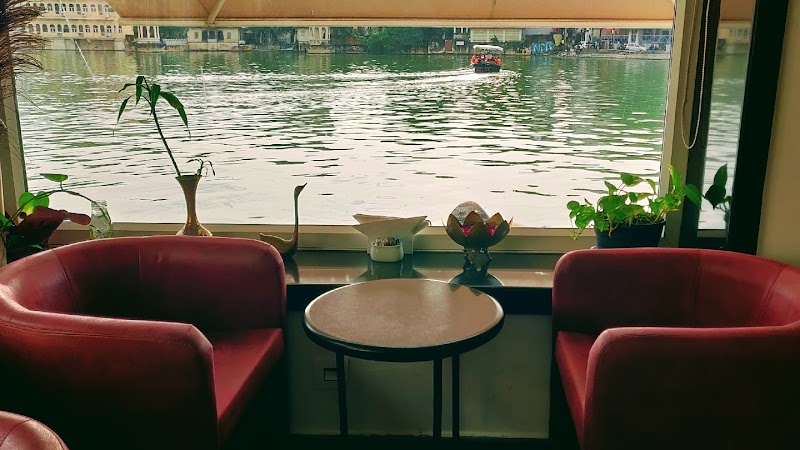 Jheel’s Ginger Coffee Bar & Bakery - Jheel’s Ginger Coffee Bar & Bakery Hotel Jheel 52 56, Gangaur Ghat Marg, Old City, Udaipur, Rajasthan 313004, India