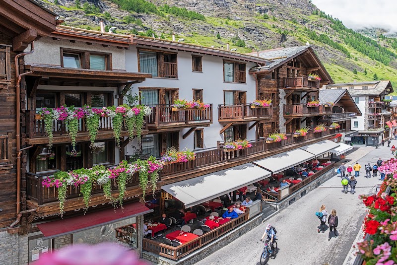 Hotel Restaurant Derby - Hotel Restaurant Derby Bahnhofstrasse 22, 3920 Zermatt, Switzerland