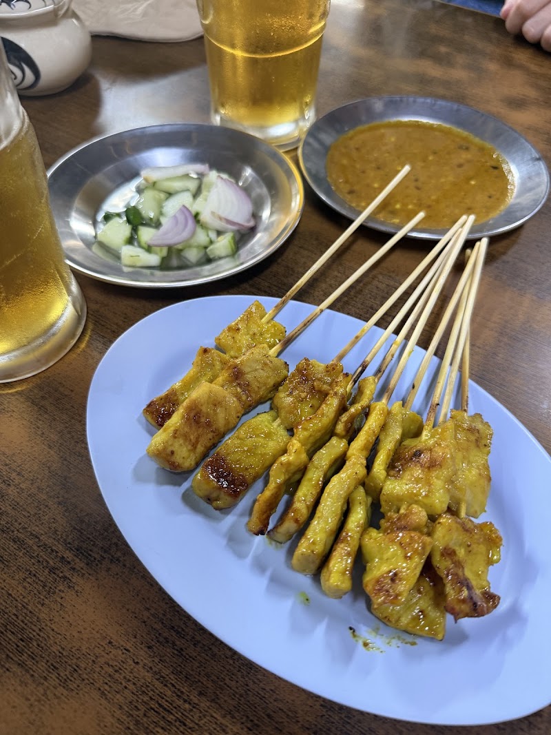 MeeTonPoe Phuket Town - MeeTonPoe Phuket Town, 214, 7-8 Phuket Rd, Tambon Talat Yai, Muang, Chang Wat Phuket 83000, Thailand