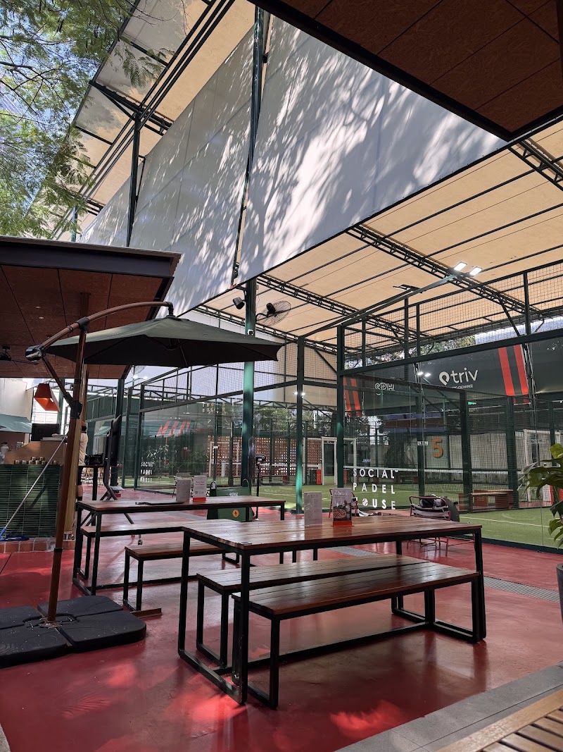 Social Padel House Menteng - Social Padel House Menteng Abang, Jl. K.H. Wahid Hasyim No.148-150, RT.2/RW.10, Kp. Bali, Kecamatan Tanah, Kota Jakarta Pusat, Daerah Khusus Ibukota Jakarta 10250, Indonesia
