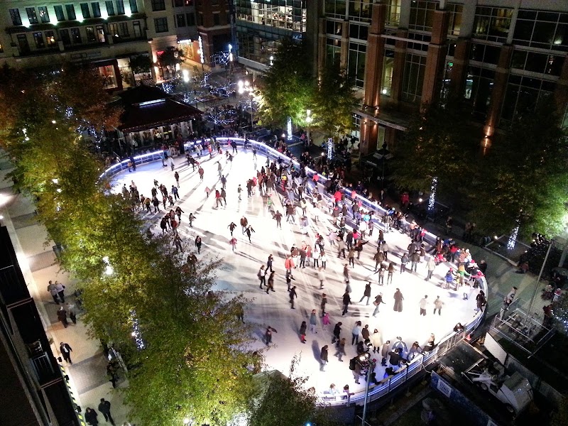 Rockville Town Square Outdoor Ice Skating - Rockville Town Square Outdoor Ice Skating 131 Gibbs St, Rockville, MD 20850, USA