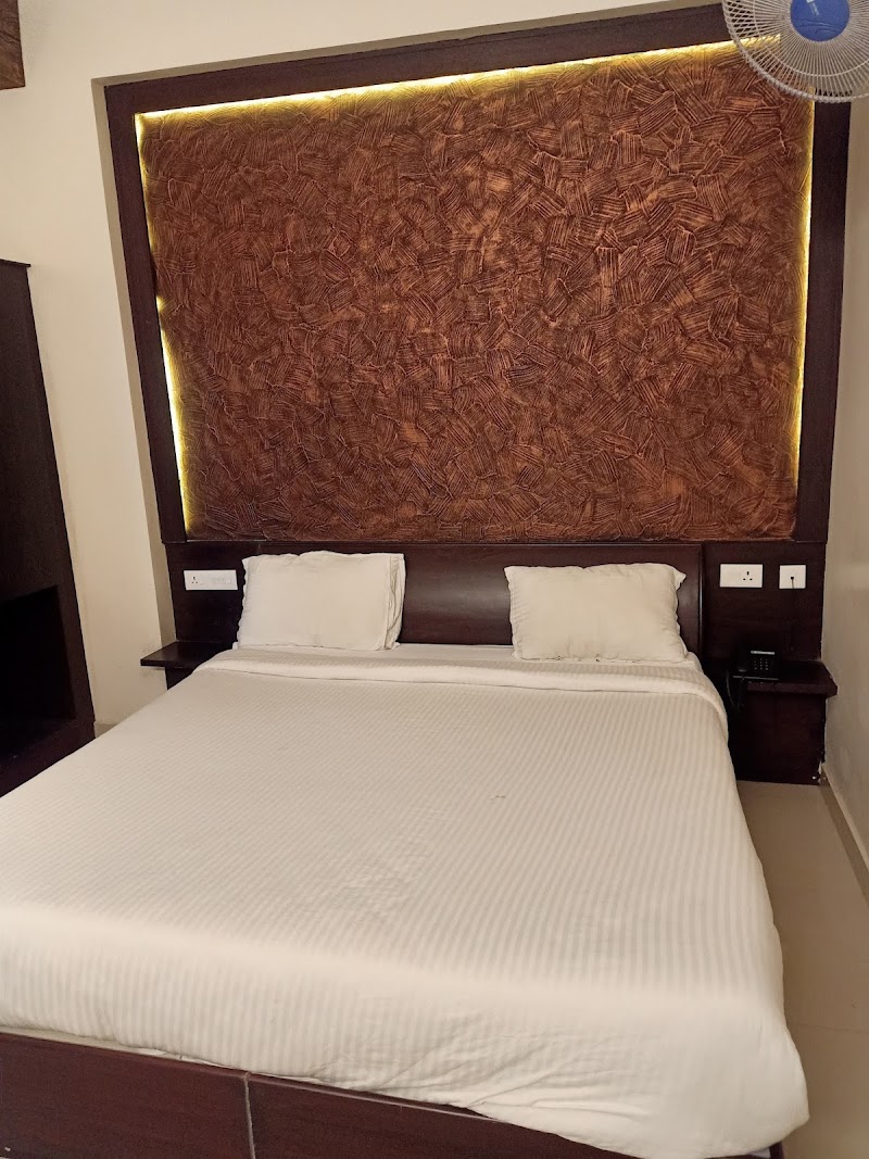 Camp Munnar Holiday inn - Camp Munnar Holiday inn Ikka Nagar, Munnar, Kerala 685612, India
