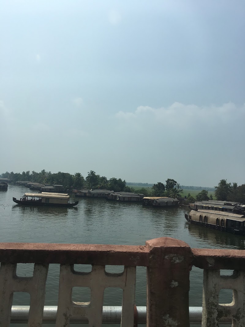 Pallathuruthy Back Waters - Pallathuruthy Back Waters F9G7+W6P, Pallathuruthy, Pazhaveedu, Kainakary, Alappuzha, Keralam 688009, India