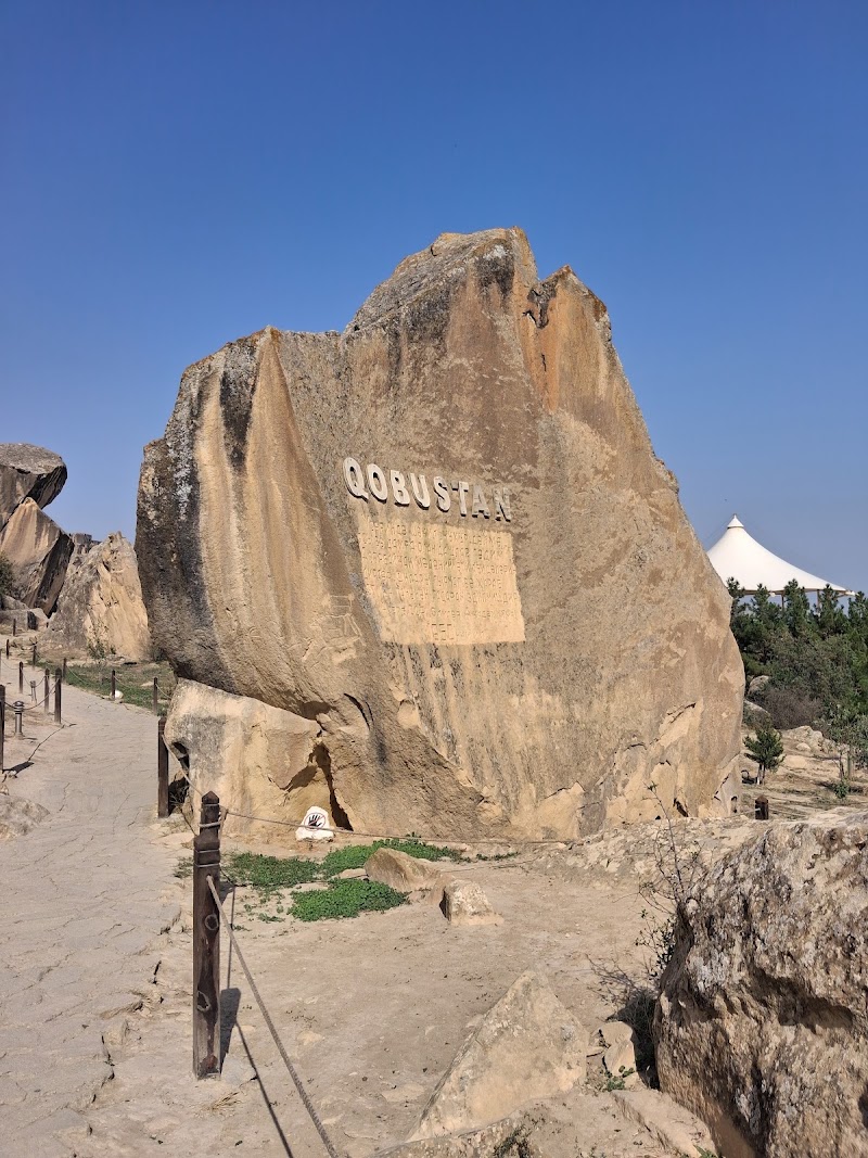 Gobustan & Mud Volcanoes tour - Gobustan & Mud Volcanoes tour AHmad Rajably 209a, 3/31 MZ PLAZA, Bakı, Azerbaijan