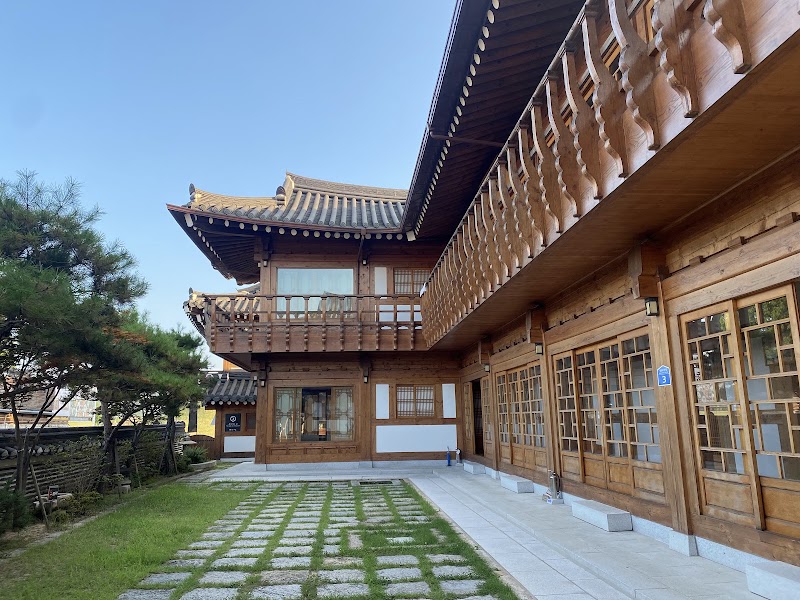 Hwangnamguan Hanok Village