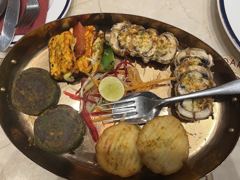 Daryaganj Restaurant - Daryaganj Restaurant 317 B, 3rd Floor, Ambience Mall, National Highway-8, Ambience Island, DLF Phase 3, Sector 24, Gurugram, Haryana 122010, India