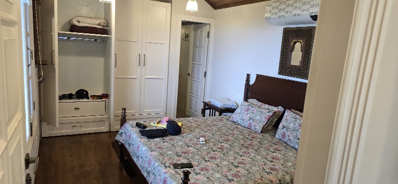 Ellis Villa - Ellis Villa, COMMERCIAL BUILDING, Upper, Mall Rd, opposite CRI main gate, Kasauli, Himachal Pradesh 173204, India