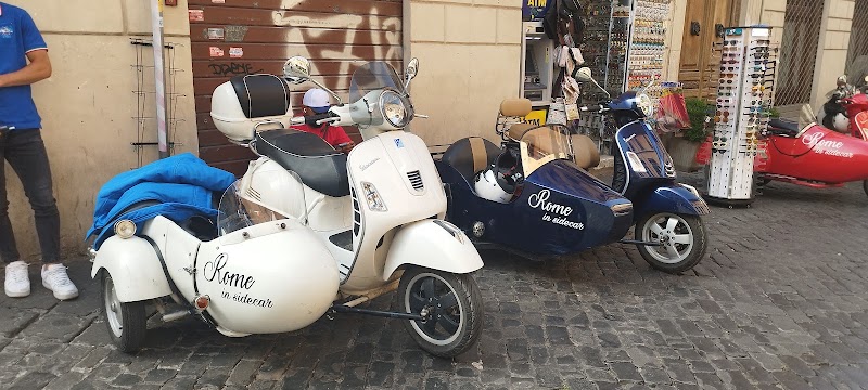 MY VESPA TOURS - MY VESPA TOURS, Via Cavour, 80, 00184 Roma RM, Italy