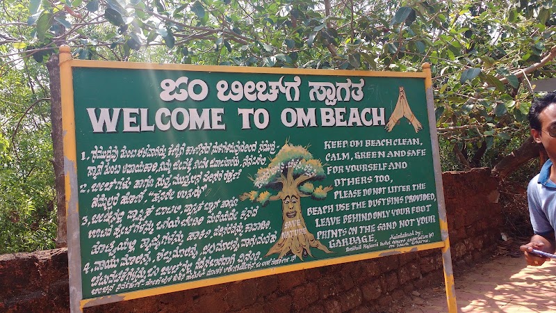 Om Beach Lagoon Stream - Om Beach Lagoon Stream Om Beach, Half Moon Beach, Paradise Beach Trail, Gokarna, Karnataka 581326, India
