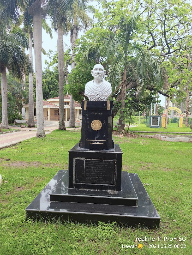 Freedom Fighter's Park - Freedom Fighter's Park, 8J3W+4CW, Chamaraja Double Road, Subbarayanakere, Chamrajpura, Mysuru, Karnataka 570004, India