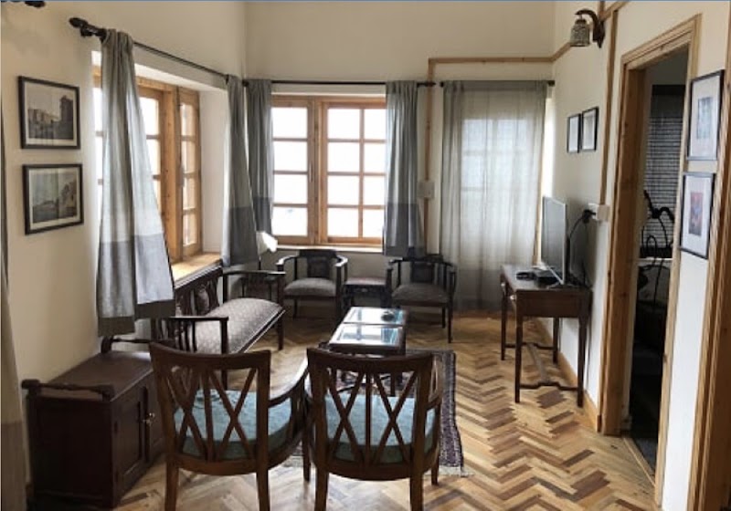 Hustlers Den | luxury Homestay | landour - Hustlers Den | luxury Homestay | landour Tehri Rd, Landour, Mussoorie, Uttarakhand 248179, India