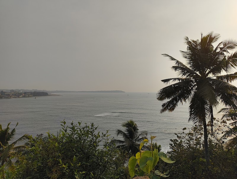 Quegdevelim Beach - Quegdevelim Beach Mandovi River, FRW4+9MQ, Reis Magos, Goa 403001, India
