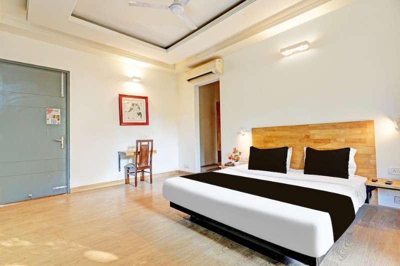 Super Townhouse by OYO Sector 49 Sohna Road - Super Townhouse by OYO Sector 49 Sohna Road S-167, Block S, Uppal Southend, Sector 49, Gurugram, Haryana 122018, India