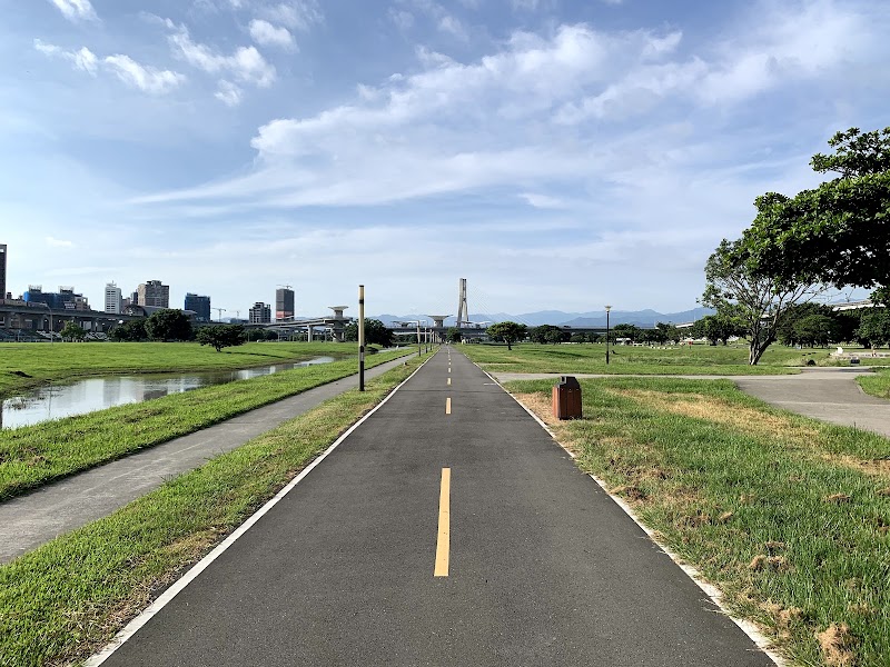 Shuhong Lotus Park - Shuhong Lotus Park Shuhong 1st Rd, Erchong Village, Sanchong District, New Taipei City, Taiwan 241