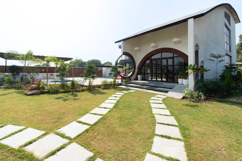 StayVista at Whispering Arc | Premium Villa with Swimming Pool in Jim Corbett - StayVista at Whispering Arc | Premium Villa with Swimming Pool in Jim Corbett Ramnagar Road, Fatehpur Range, Gebua Khas, Uttarakhand 244715, India