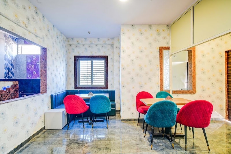 Hotel O SDF Hotel Shree Deep - Hotel O SDF Hotel Shree Deep 81, Ramji ki Gali, Kharakua Colony, Ujjain, Madhya Pradesh 456006, India