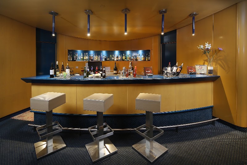 Hotel HCC Montblanc - Hotel HCC Montblanc Via Laietana, 61, Ciutat Vella, 08003 Barcelona, Spain