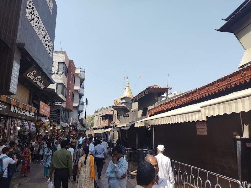 Sai temple Gate No. 4 - Sai temple Gate No. 4, QF8G+CF5, Mauli Nagar, Shirdi, Maharashtra 423109, India