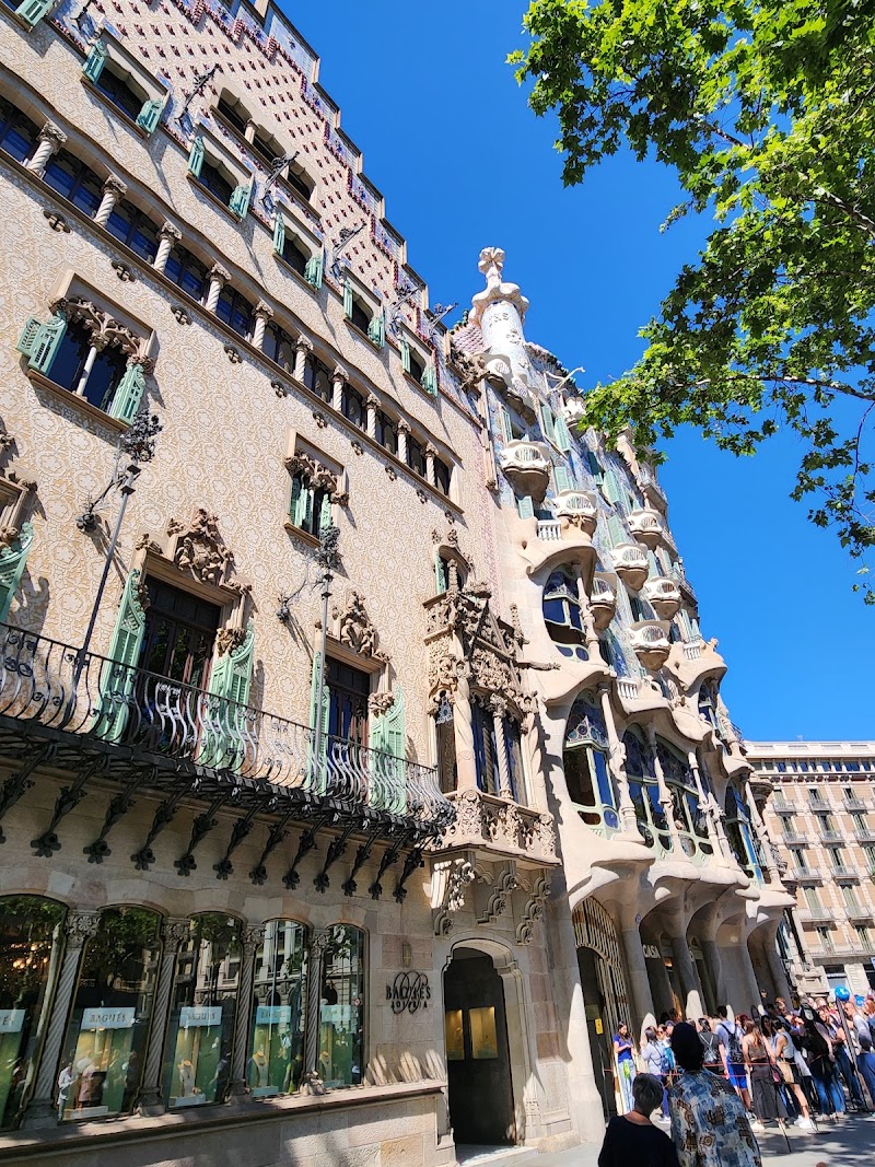 GO LOCAL Barcelona private tours, day trips. Wine, history, food, art, family friendly experiences - GO LOCAL Barcelona private tours, day trips. Wine, history, food, art, family friendly experiences, Carrer de Lafont, 6, Sants-Montjuïc, 08004 Barcelona, Spain