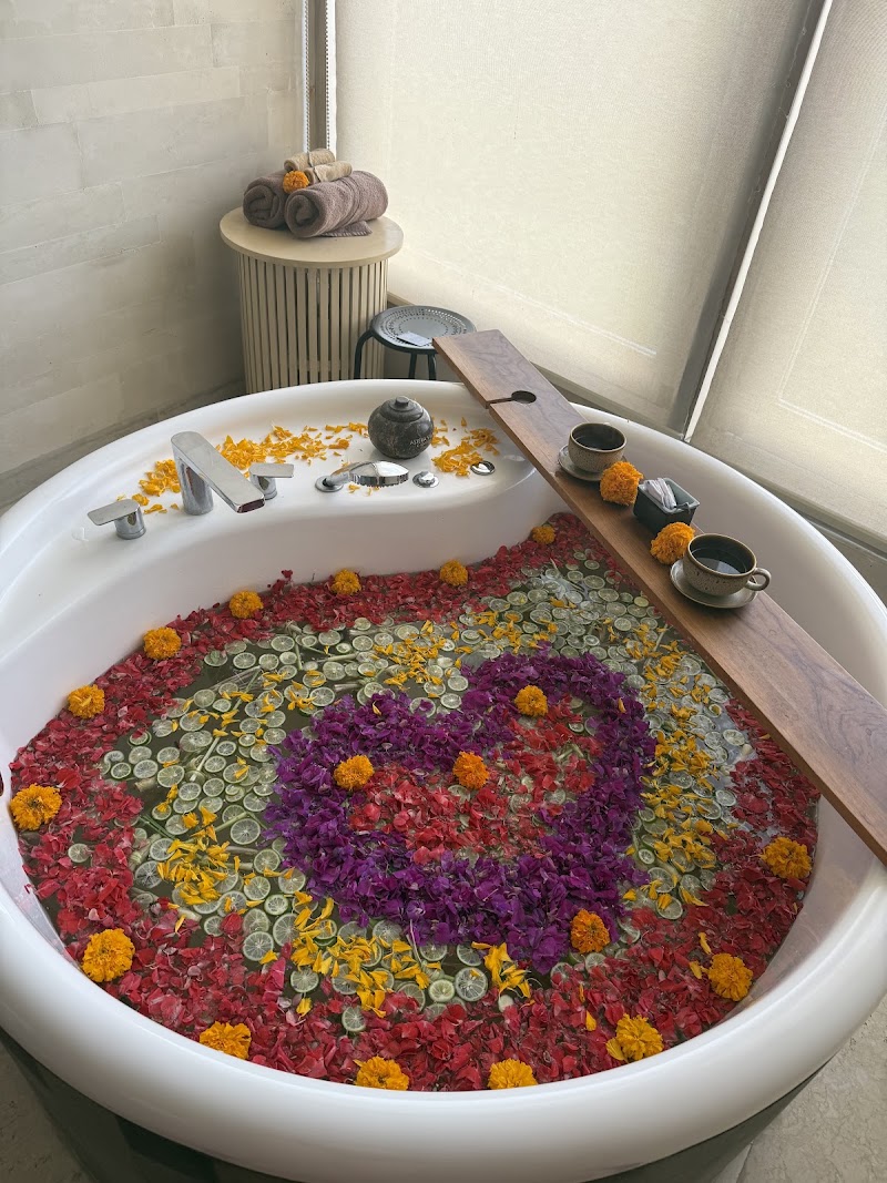 Svaha Spa Padang Linjong by Svaha Wellness - Svaha Spa Padang Linjong by Svaha Wellness Jl. Canggu Padang Linjong No.8A, Canggu, Kec. Kuta Utara, Kabupaten Badung, Bali 80351, Indonesia