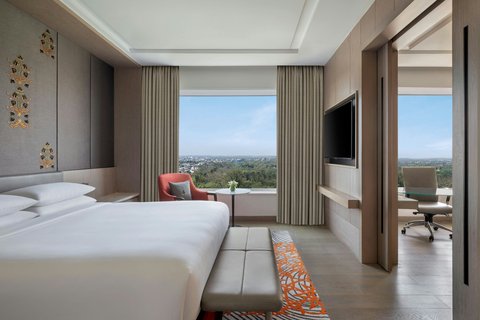 Sheraton New Delhi Hotel - Sheraton New Delhi Hotel Saket District Centre, District Centre, Sector 6, Saket, New Delhi, Delhi 110017, India