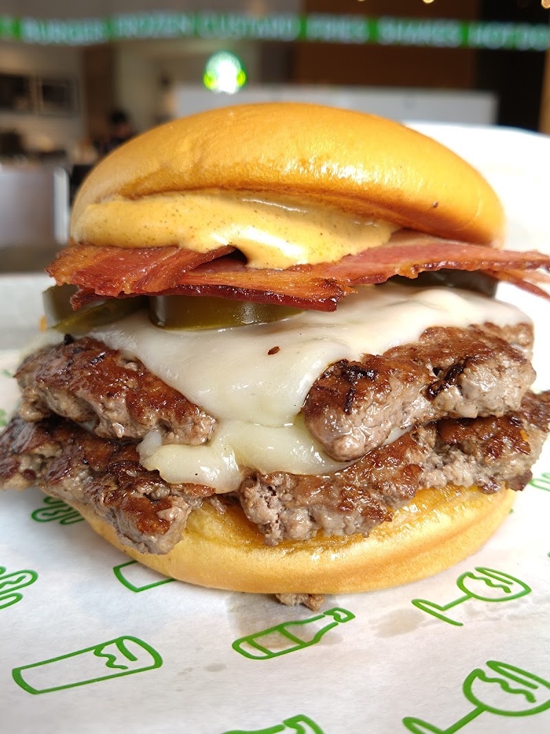 Shake Shack - Shake Shack Japan, 〒554-0024 Osaka, Konohana Ward, Shimaya, 6-chōme−2−５２ ザパークフロントホテルアットユニバーサル・スタジオ・ジャパン ３０５ 内