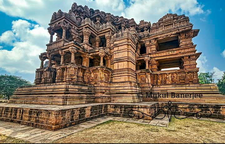 Sahasrabahu Twin Temples